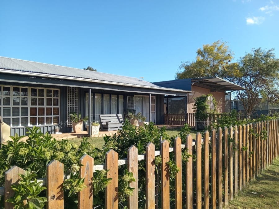 3 Bedroom Property for Sale in Albertinia Western Cape